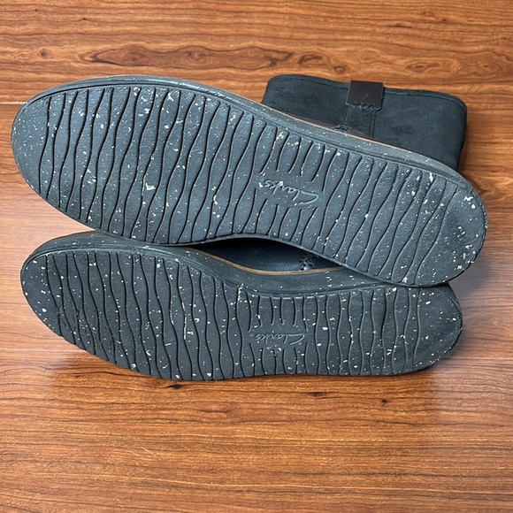 Clark Boots - Picture 3 of 6